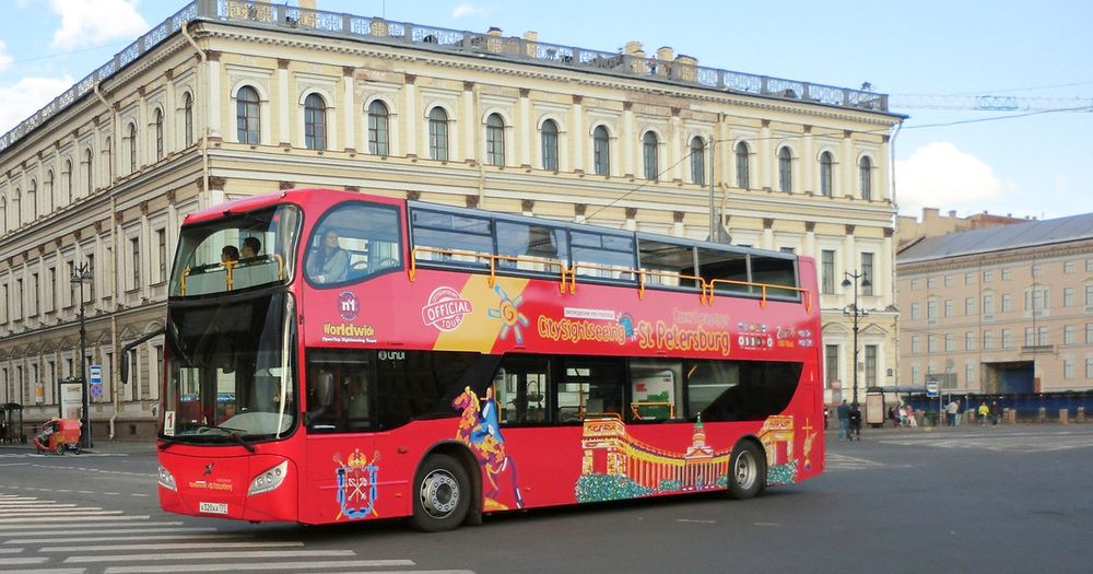 Двухэтажные туристические автобусы City Sightseeing Russia